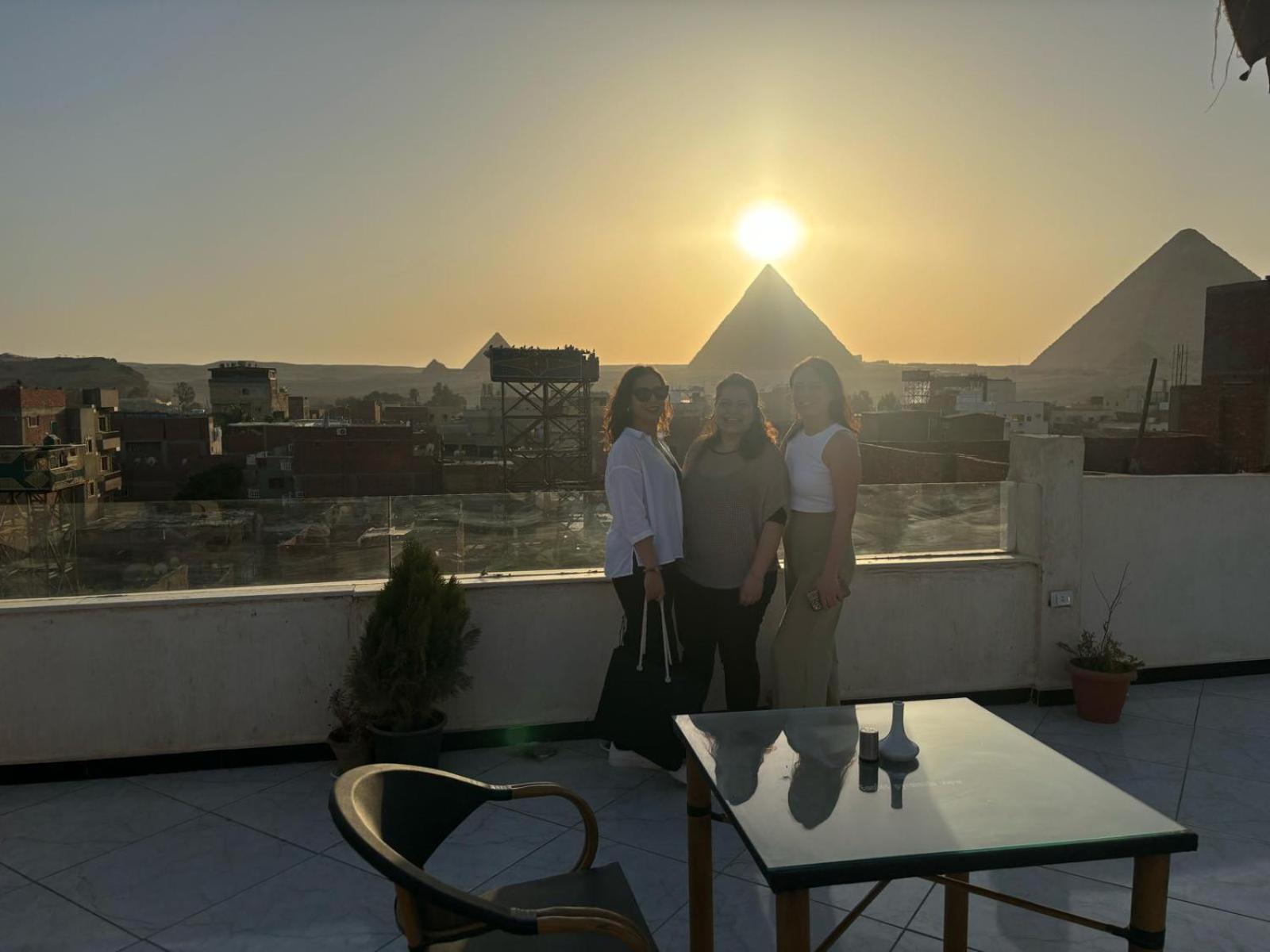 Eagles Pyramids View Otel Kafret el-Gabal Dış mekan fotoğraf