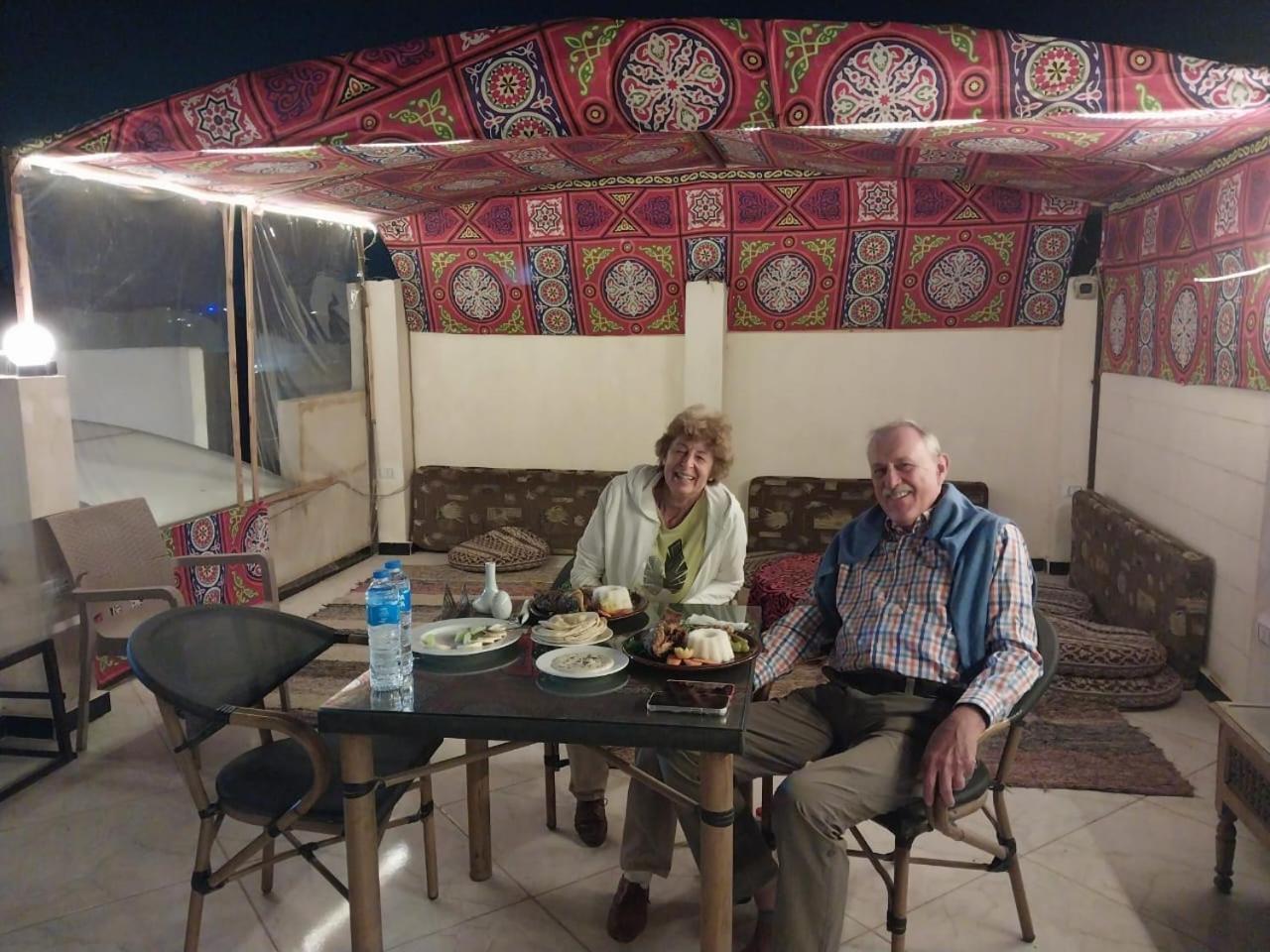 Eagles Pyramids View Otel Kafret el-Gabal Dış mekan fotoğraf